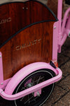 Chanty Cargo Kid – Pink inkl. hjelm, flaskeholder, håndtag i 2 farver og ringklokke - BørnecyklerneChantyBørnecyklernePink: BLC16 - LYRChanty Cargo Kid – Pink inkl. hjelm, flaskeholder, håndtag i 2 farver og ringklokke