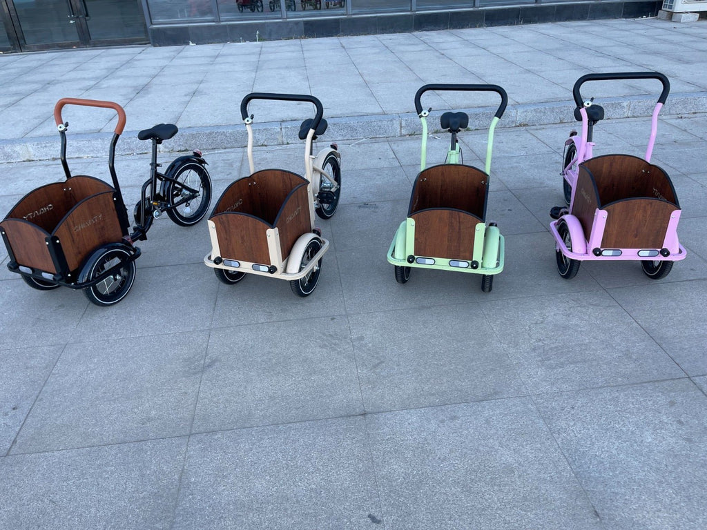Chanty Cargo Kid - Sandfarvet Den ultimative børneladcykel til sjov, transport inkl. hjelm, flaskeholder, håndtag i 2 farver og ringklokke - BørnecyklerneBørnecyklerneBørnecyklerneSort: BLC16 - SRTBlackChanty Cargo Kid - Sandfarvet Den ultimative børneladcykel til sjov, transport inkl. hjelm, flaskeholder, håndtag i 2 farver og ringklokke