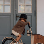 Chanty Cargo Kid - Sandfarvet Den ultimative børneladcykel til sjov, transport inkl. hjelm, flaskeholder, håndtag i 2 farver og ringklokke - BørnecyklerneChantyBørnecyklerneBeige: BLC16 - BEIChanty Cargo Kid - Sandfarvet Den ultimative børneladcykel til sjov, transport inkl. hjelm, flaskeholder, håndtag i 2 farver og ringklokke